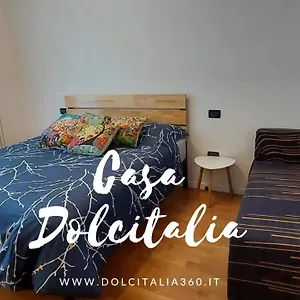 https://casa-dolcitalia-con-piscina-tra-lazise-e-peschiera-del-garda.hotelinveneto.com