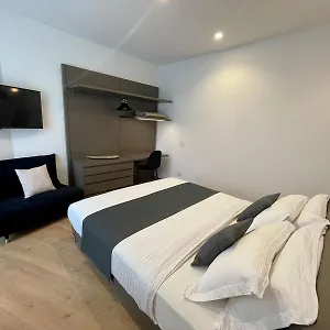 https://clavis-luxury-apartments.it-lombardy.com